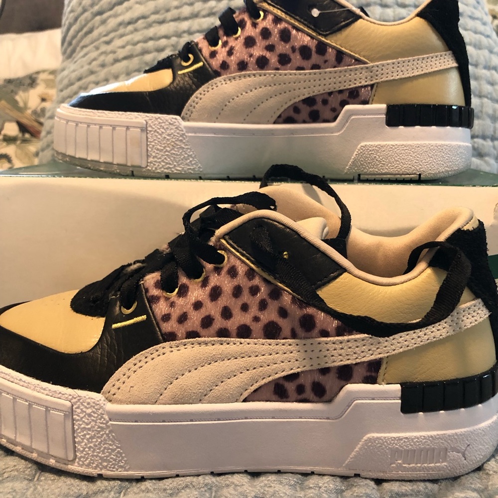 Ladies Puma sneakers